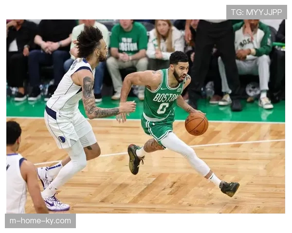 莱夫利接受右脚手术赛季报销，独行侠内线轮换深度告急